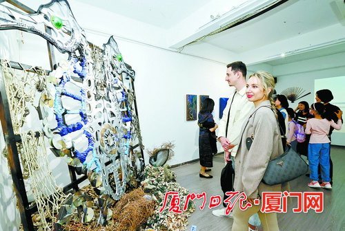 “蓝色梦想”国际当代艺术展在厦门开幕，多国艺术家同展海洋题材佳作